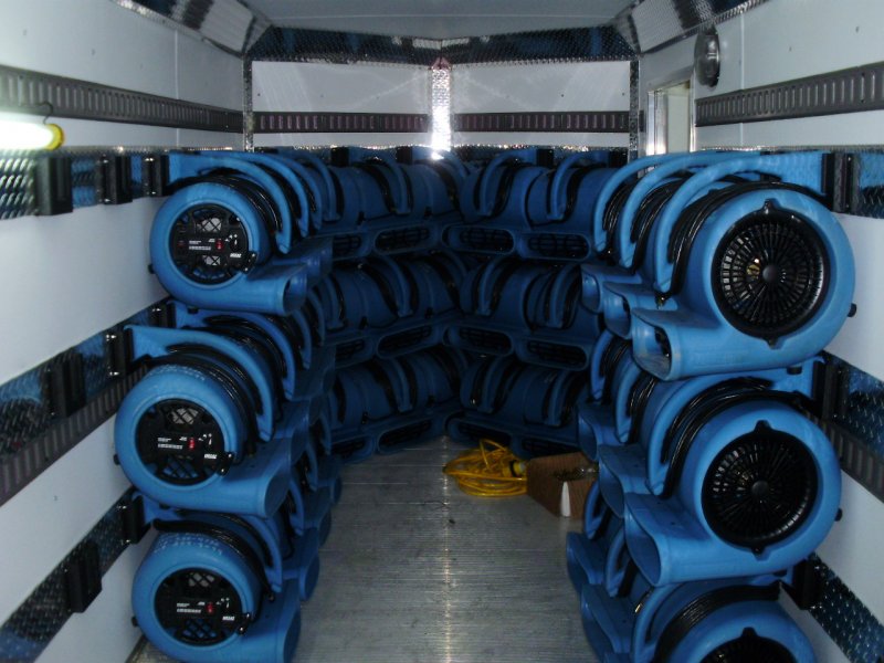 New trailer with blowers 004.jpg