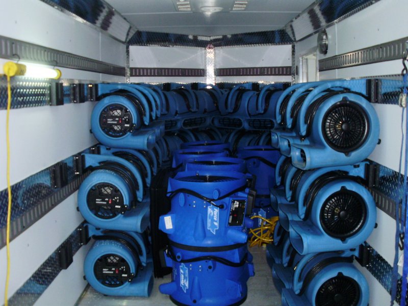 New trailer with blowers 006.jpg