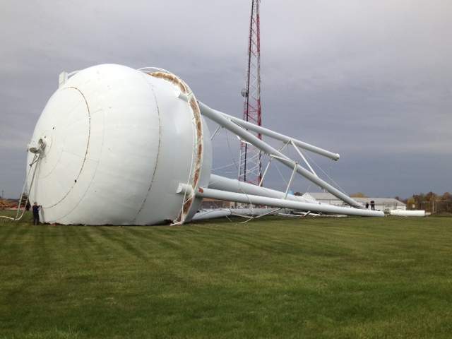 water_tower_down_20121013114258_640_480.jpg